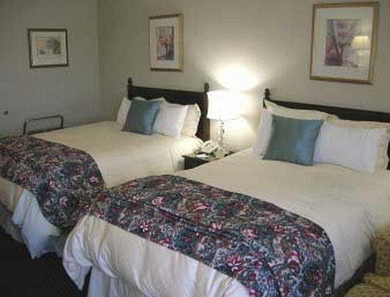 Fairfield Inn & Suites By Marriott Cape Cod Hyannis Room photo