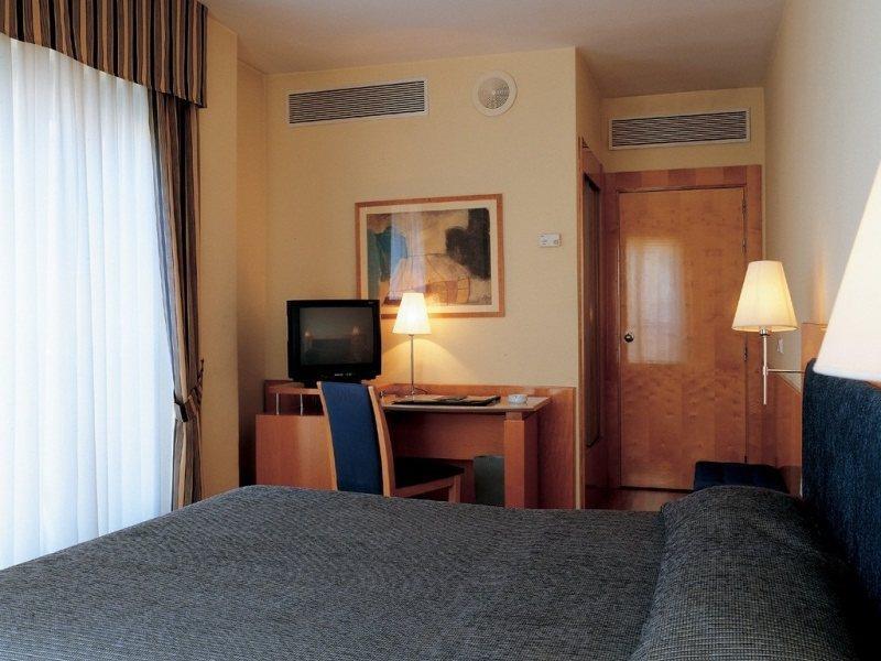 Leonardo Boutique Hotel Madrid Room photo