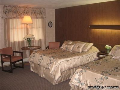 All Seasons Inn Oswego Room photo