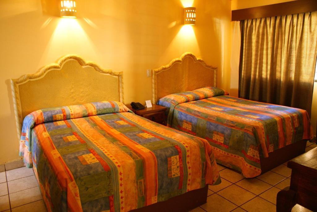 Hotel Palace De La Victoria Guadalajara Room photo
