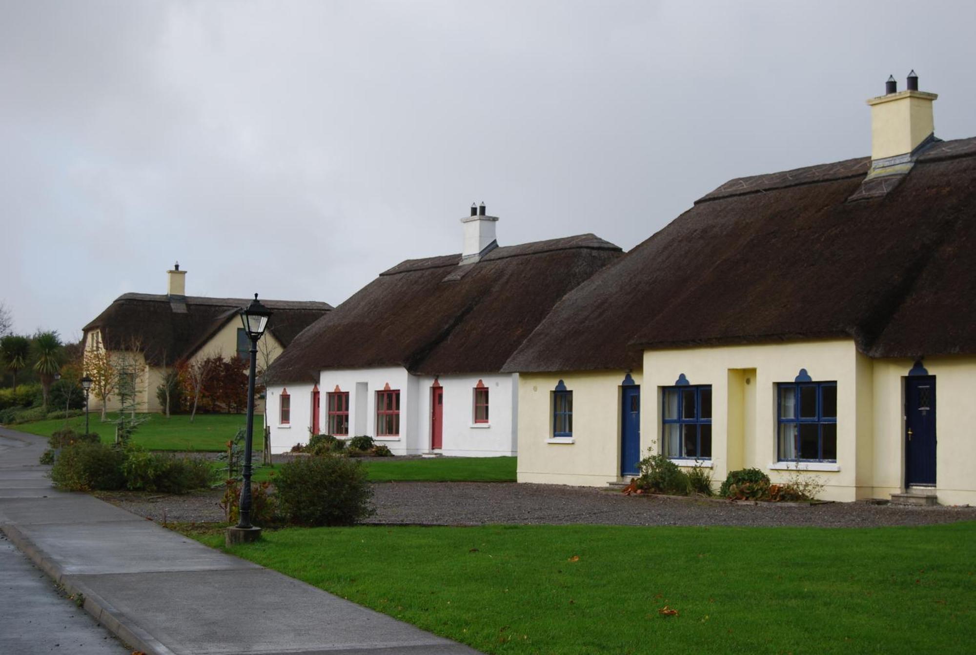 Old Killarney Cottages Exterior photo