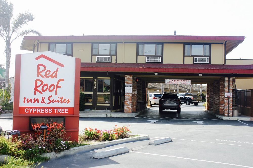 Red Roof Inn & Suites Monterey Exterior photo