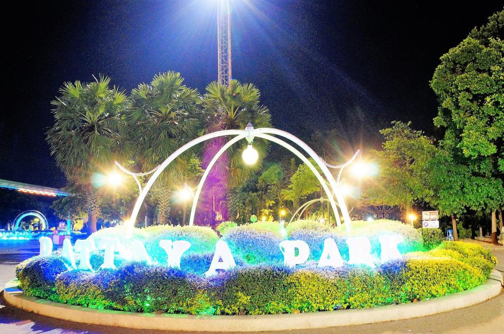 Pattaya Park Beach Resort Exterior photo