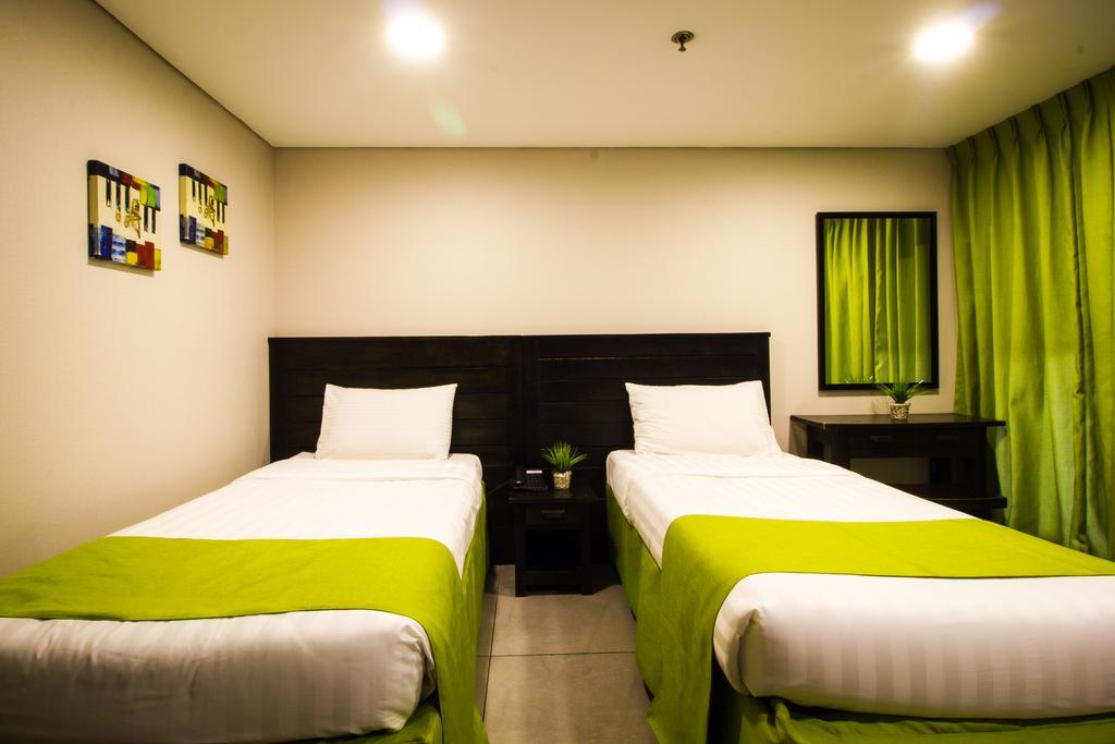Jade Hotel And Suites Manila Exterior photo