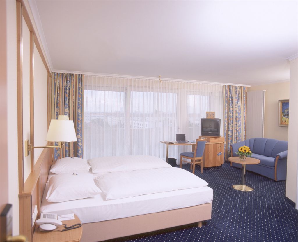 Hotel Vitalis By Amedia Munich Room photo