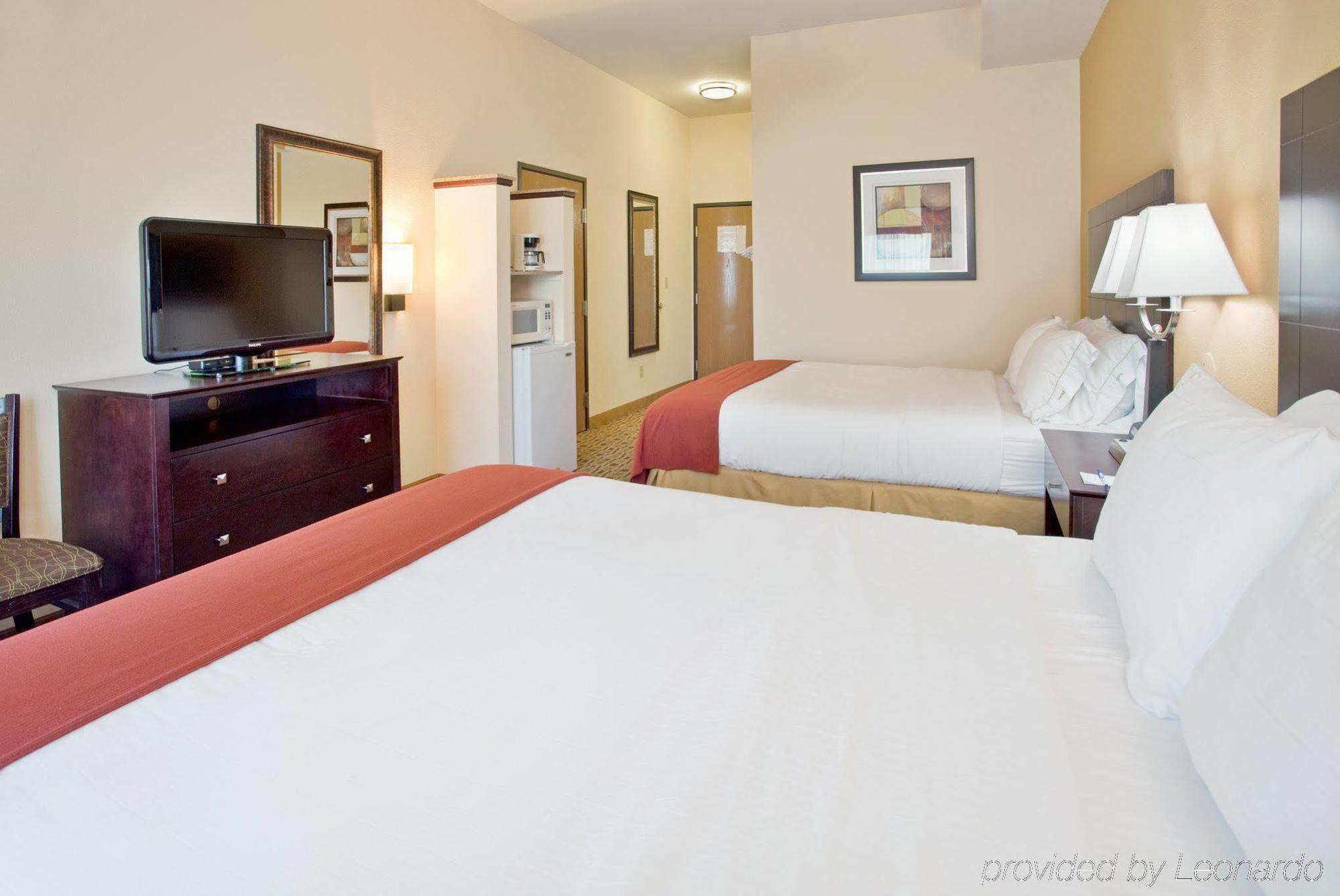 Holiday Inn Express Boonville, An Ihg Hotel Room photo