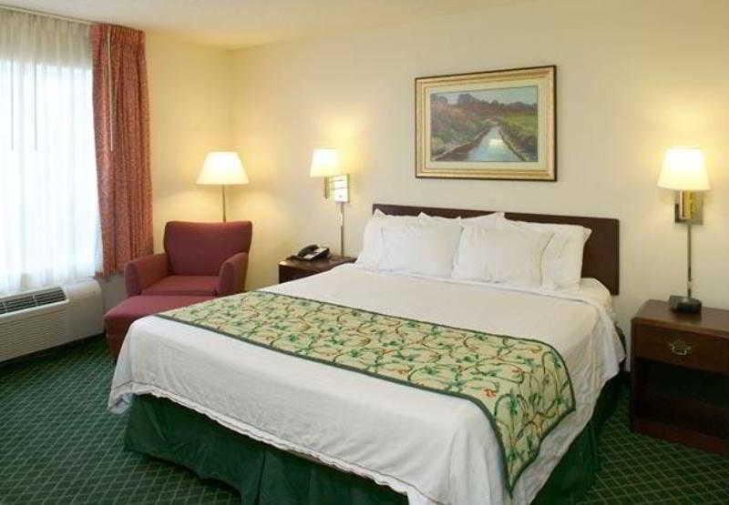 Fairfield Inn & Suites Savannah Airport Room photo