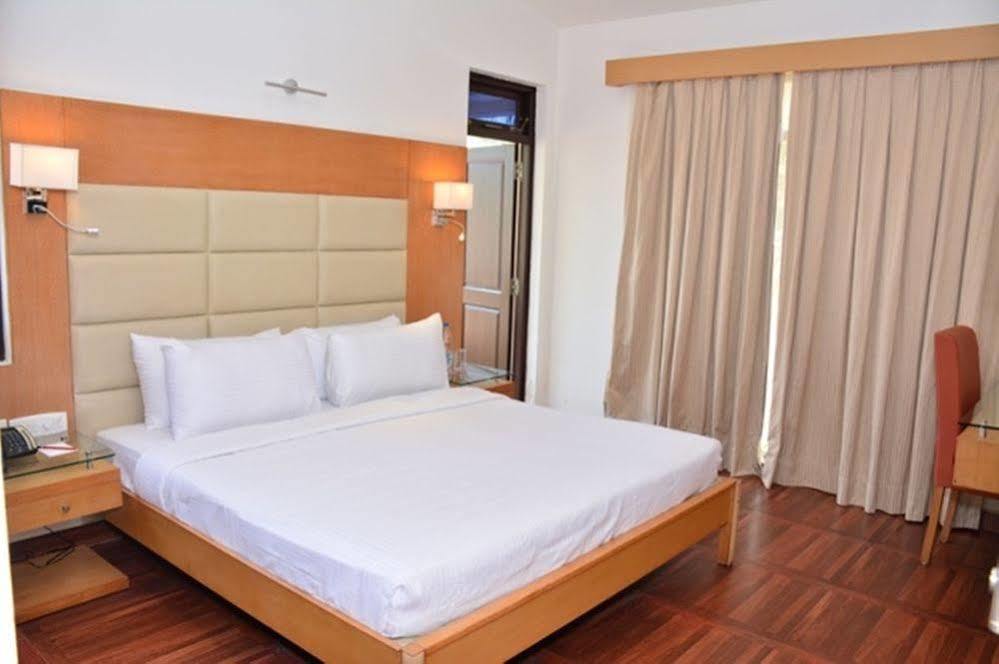 Regenta Resort Goa Varca Exterior photo