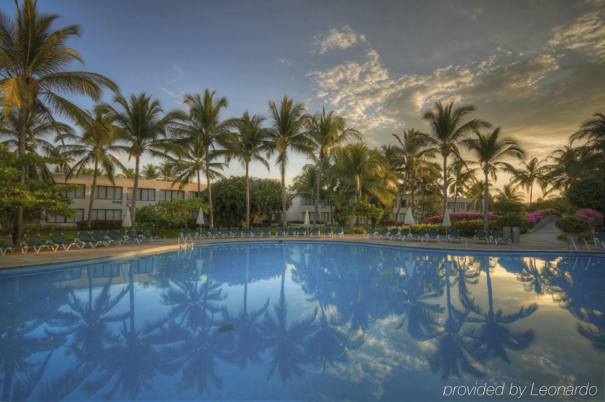 Ocean Breeze Acapulco Hotel Facilities photo