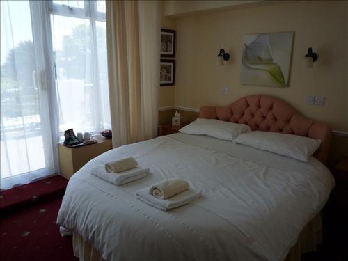 Lulworth Cove Inn Room photo