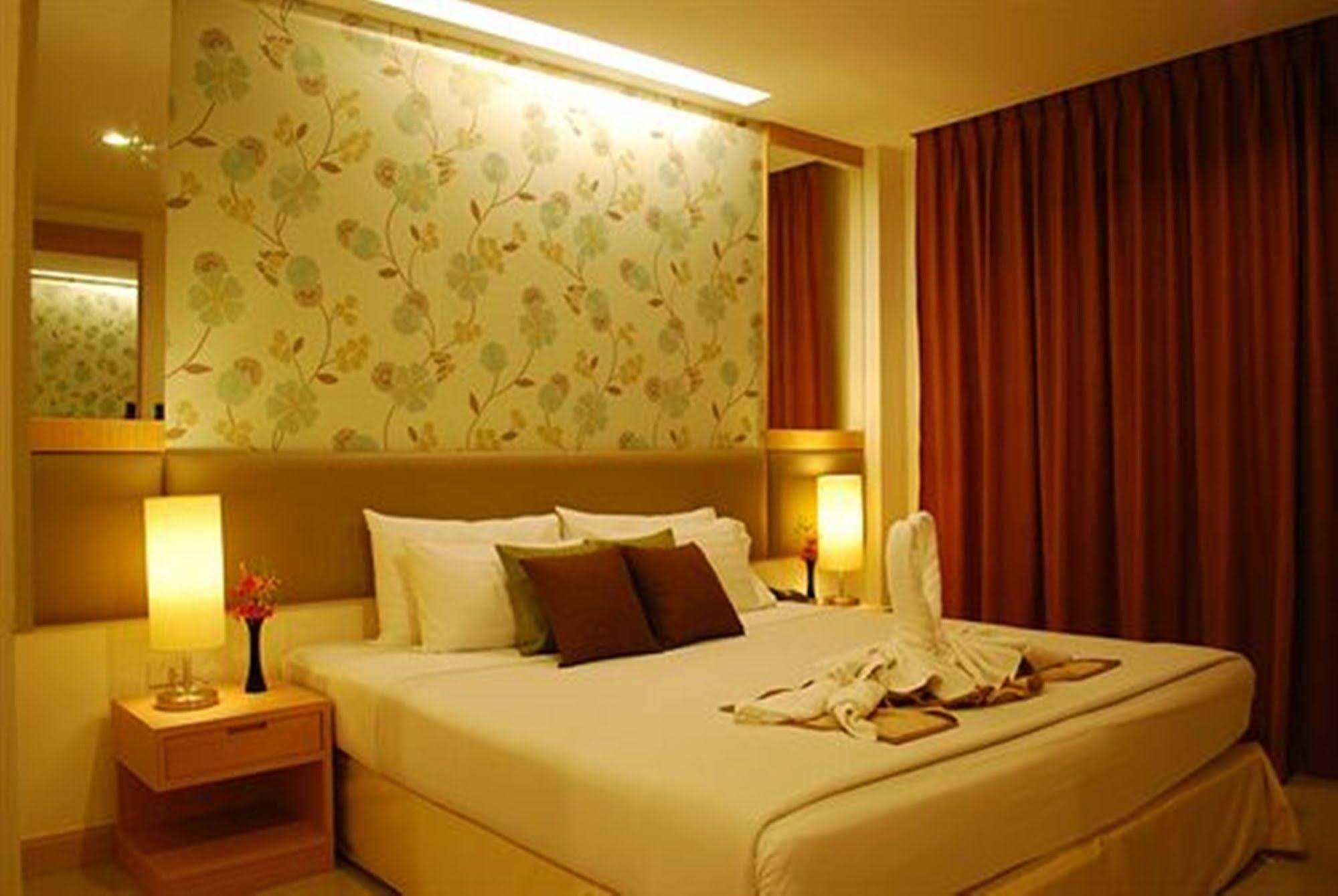 Windmill Resort Hotel Pattaya Exterior photo