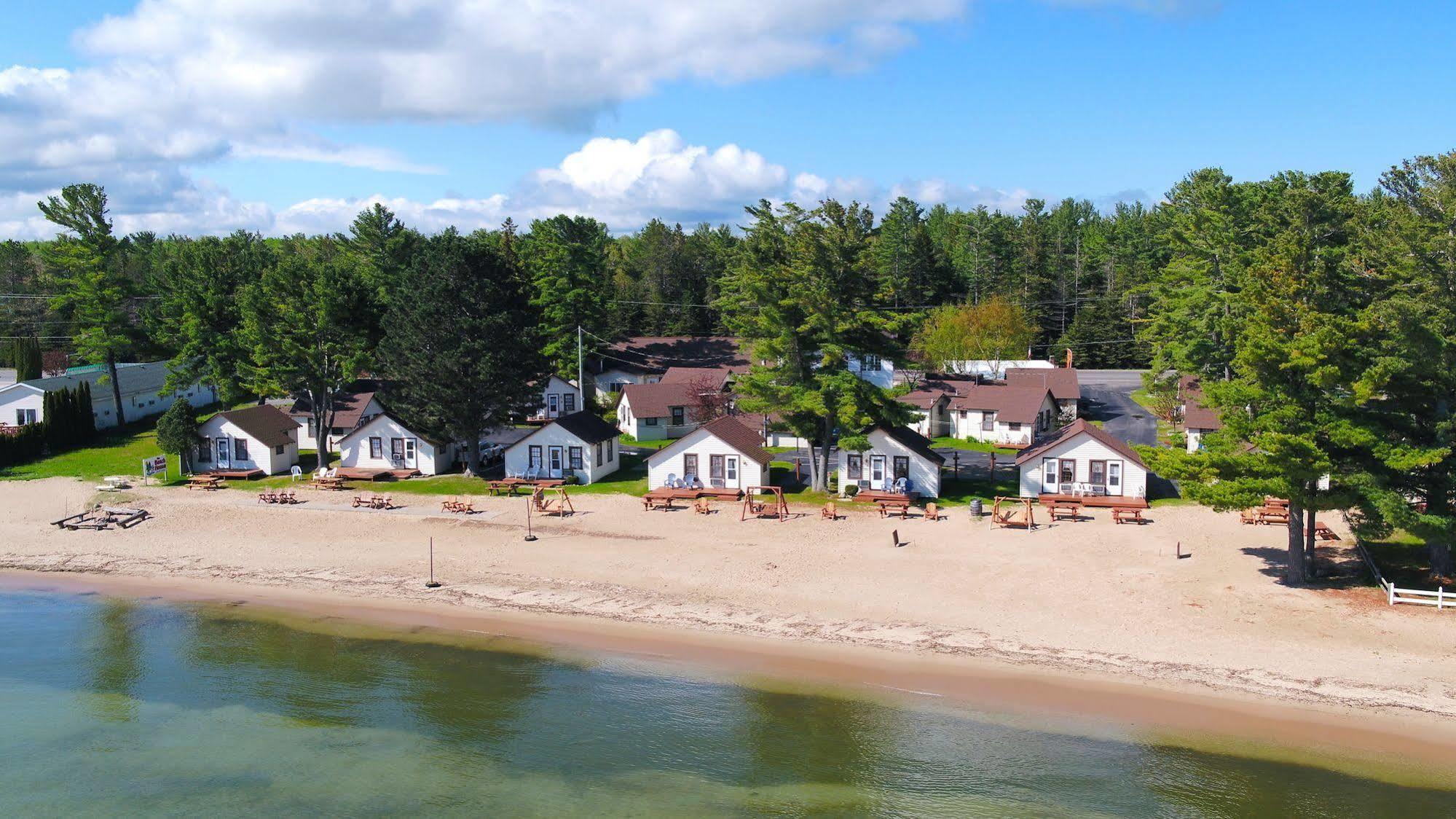 Beach House Lakeside Cottages Mackinaw City Exterior photo