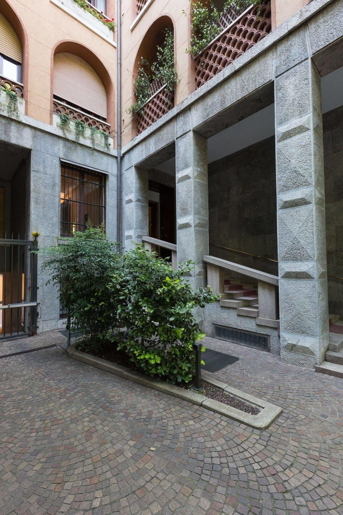 Heart Milan Apartments - San Sepolcro Duomo Exterior photo