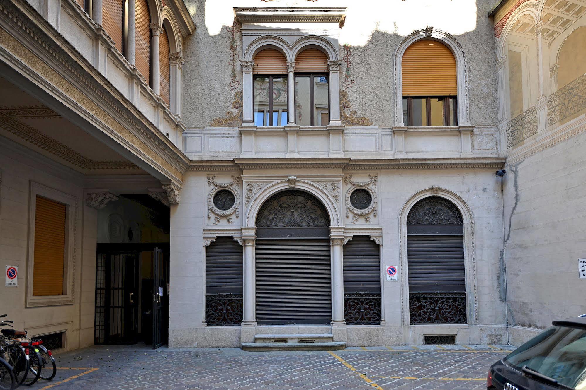 Heart Milan Apartments - San Sepolcro Duomo Exterior photo