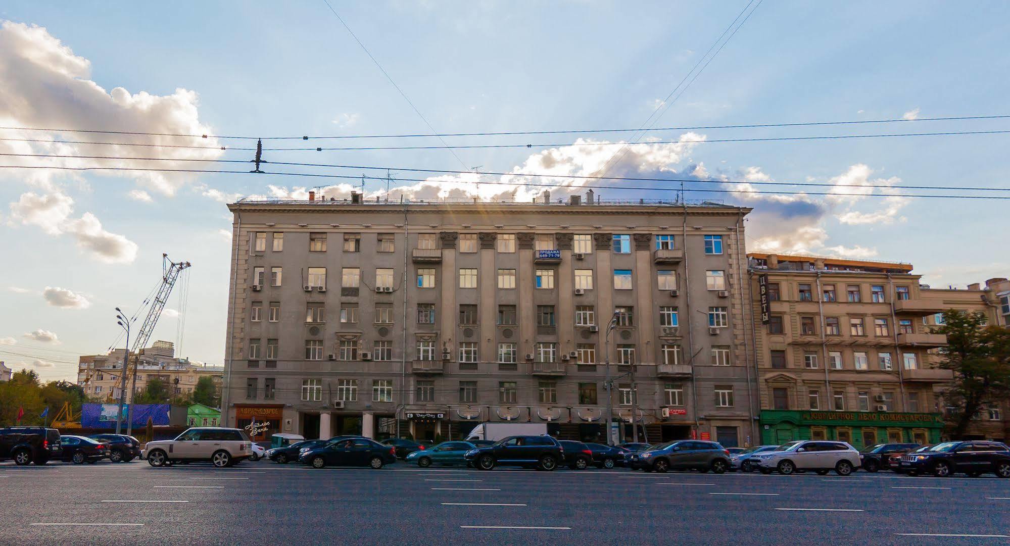 Bear Hostel Smolenskaya Moscow Exterior photo