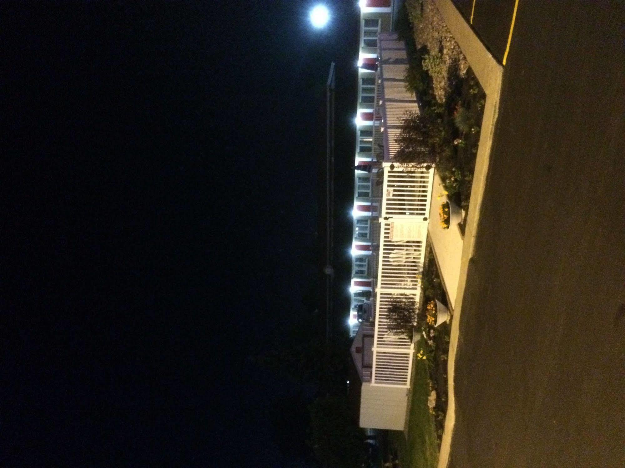 Caravan Motel Niagara Falls Exterior photo