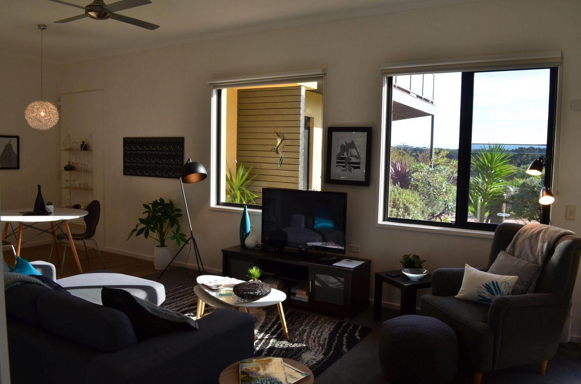 Hilltop Apartments Phillip Island Cowes Exterior photo
