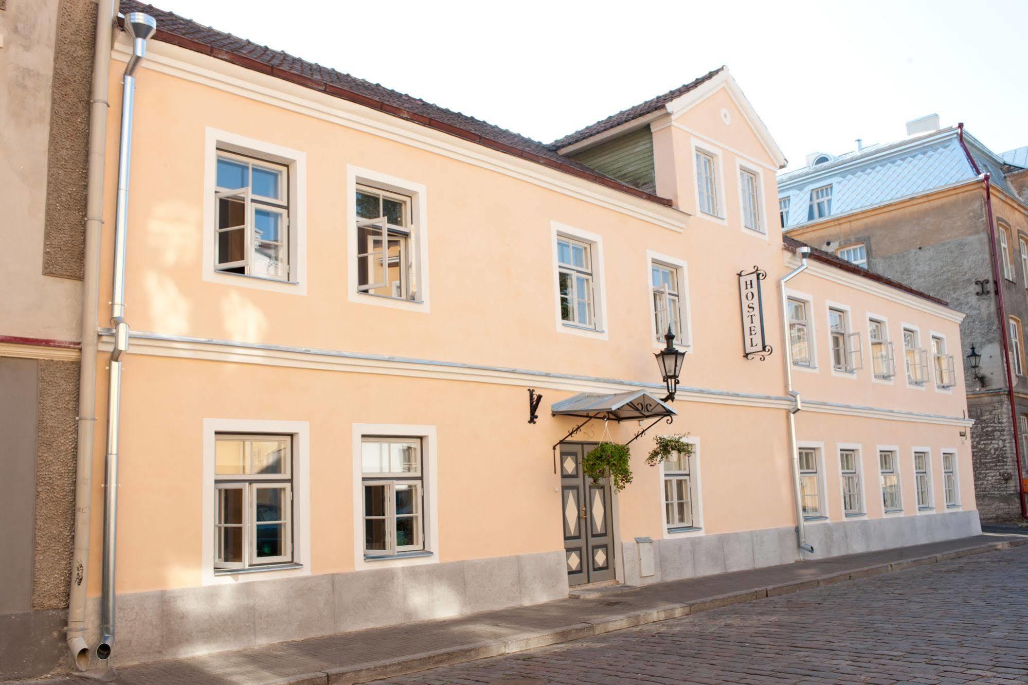 Oldhouse Hostel Tallinn Exterior photo