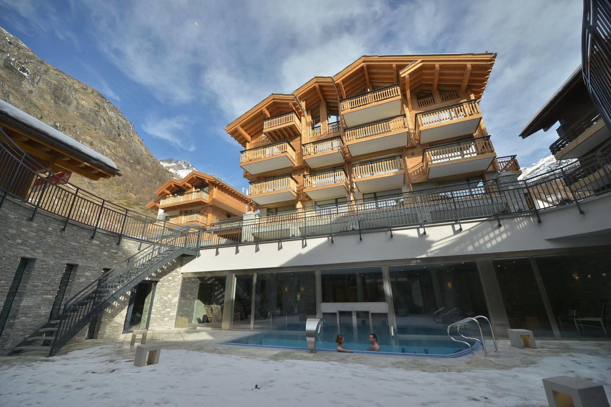 Alpenhotel Fleurs De Zermatt Exterior photo