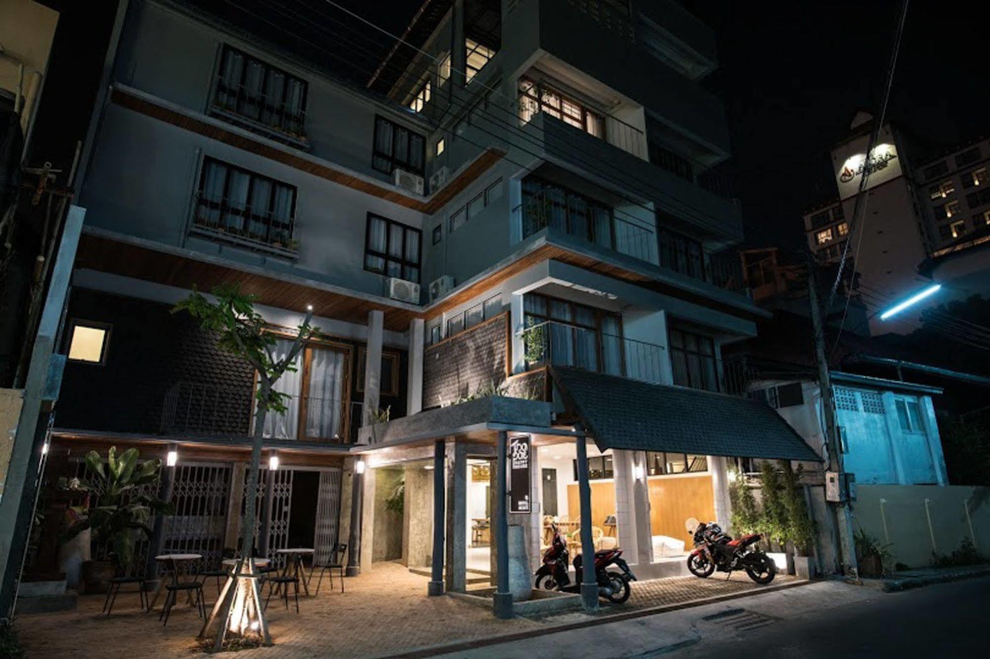 Thapae Happy House Hotel Chiang Mai Exterior photo