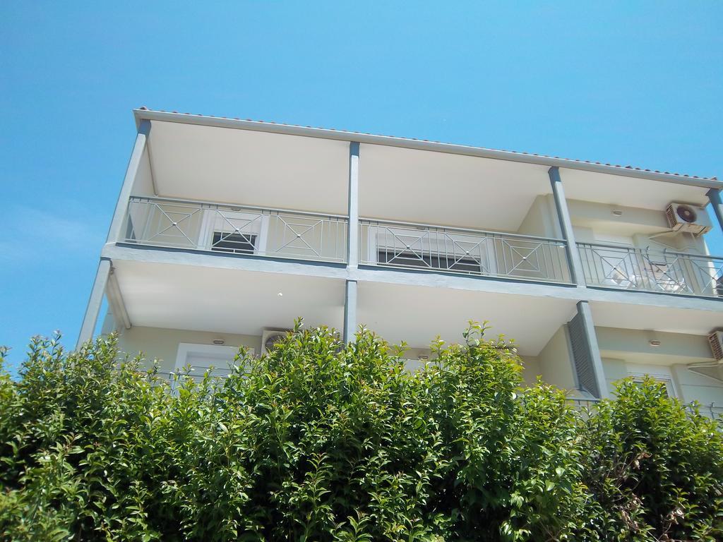 Milos Apartments Afytos Exterior photo