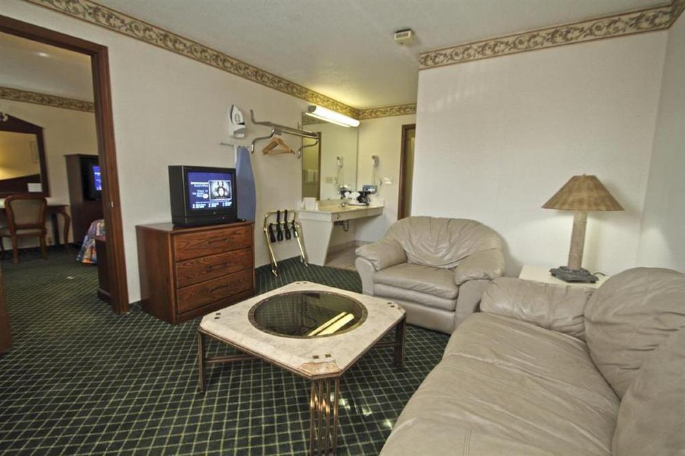 Motel 6-Southgate, Mi - Detroit Room photo