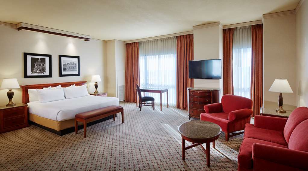 Harrahs N.Kc Casino Hotel North Kansas City Room photo