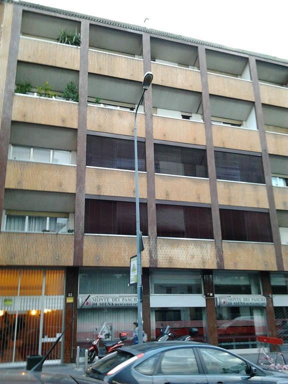 Star Hostel Milan Exterior photo