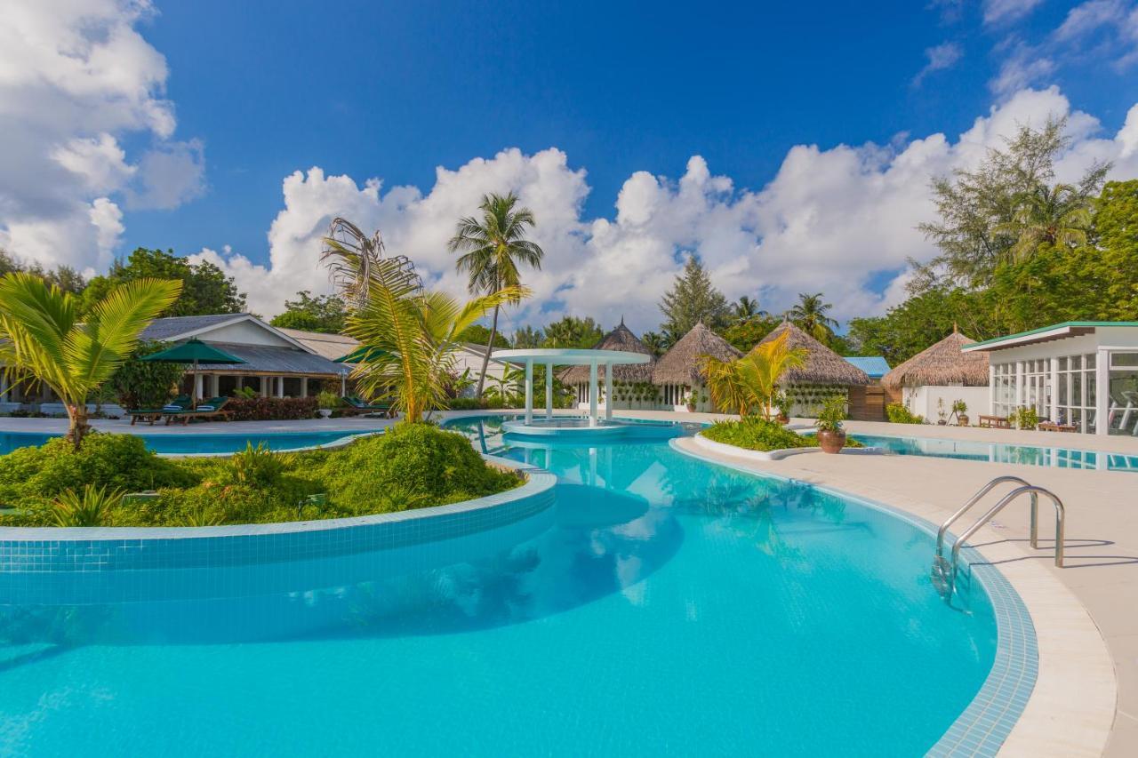Equator Village Resort Gan  Exterior photo