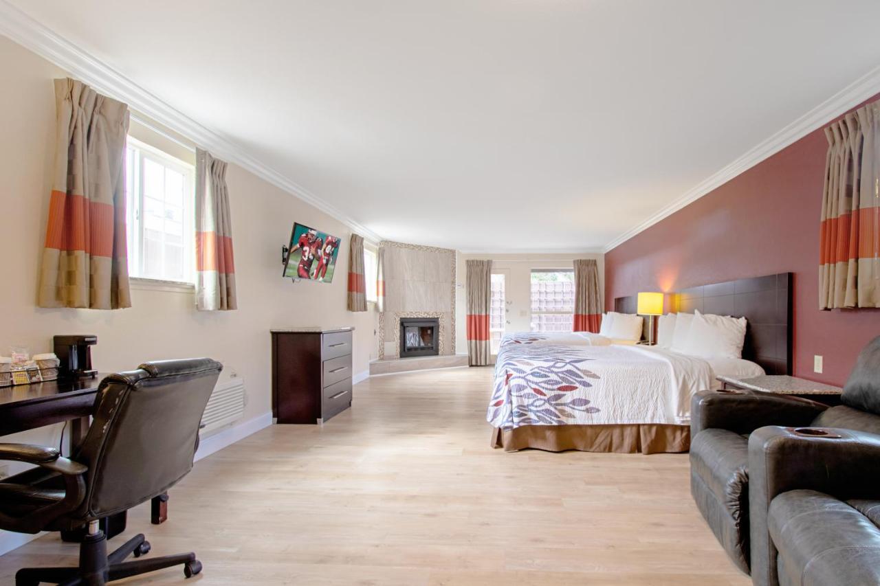 Red Roof Inn & Suites Monterey Room photo