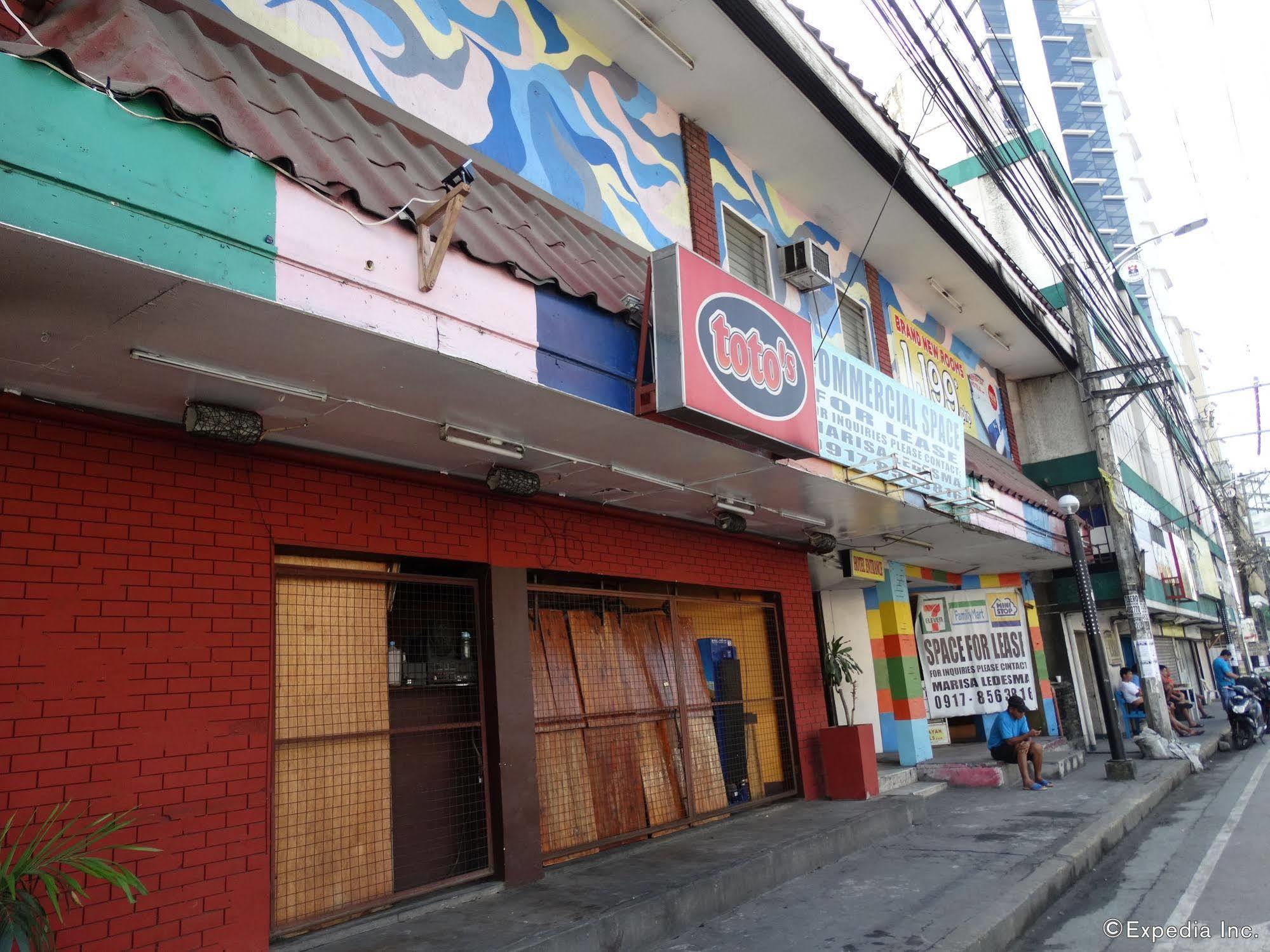 Lakbayan Manila Hotel Exterior photo
