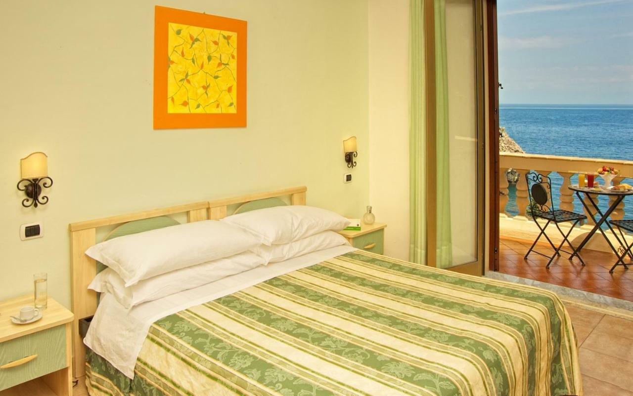 Jonic Hotel Mazzaro Taormina Room photo