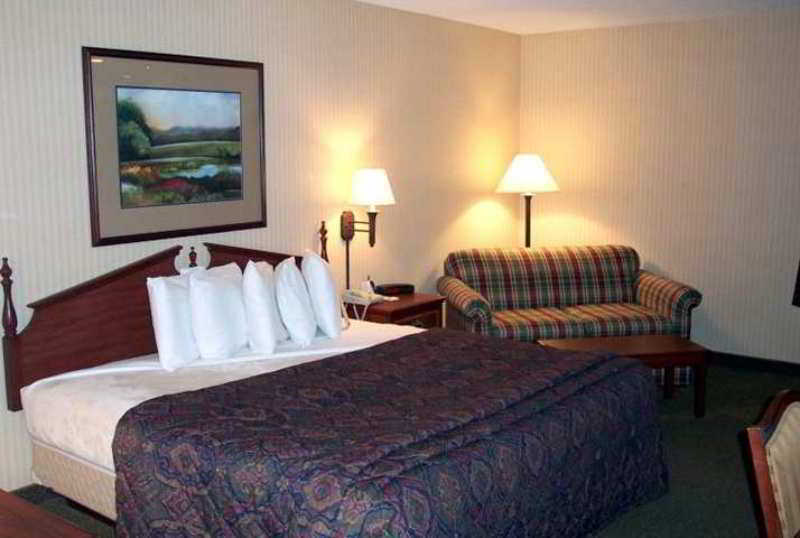 Quality Inn & Suites Quincy - Downtown Room photo