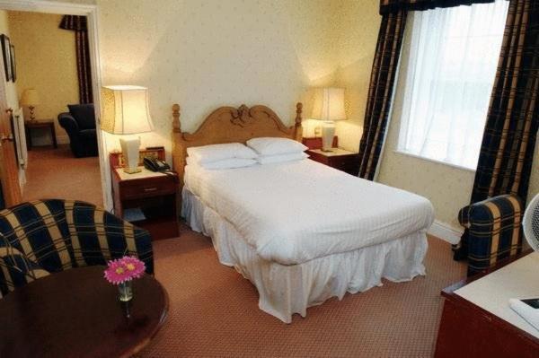 St George Hotel Darlington  Room photo