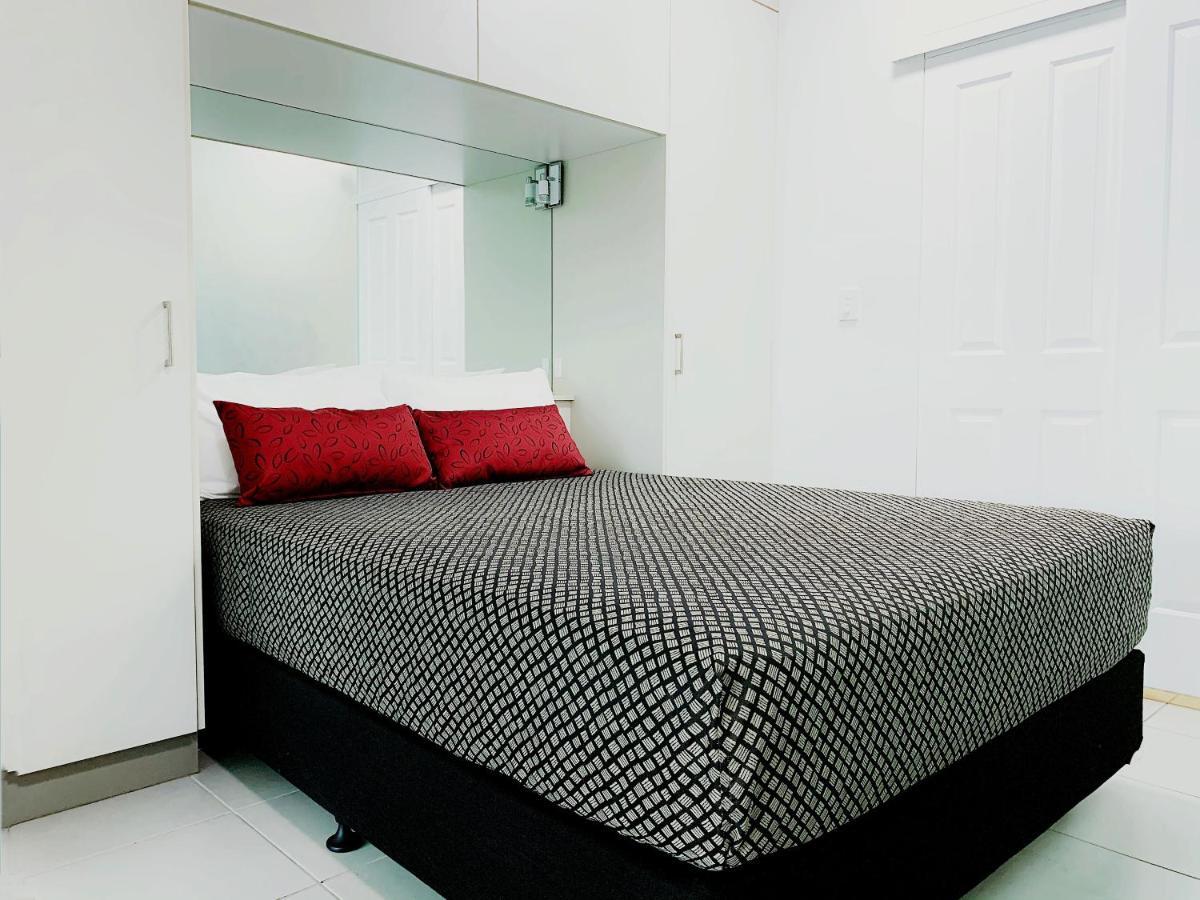 Ramada Suites By Wyndham Zen Quarter Darwin Room photo
