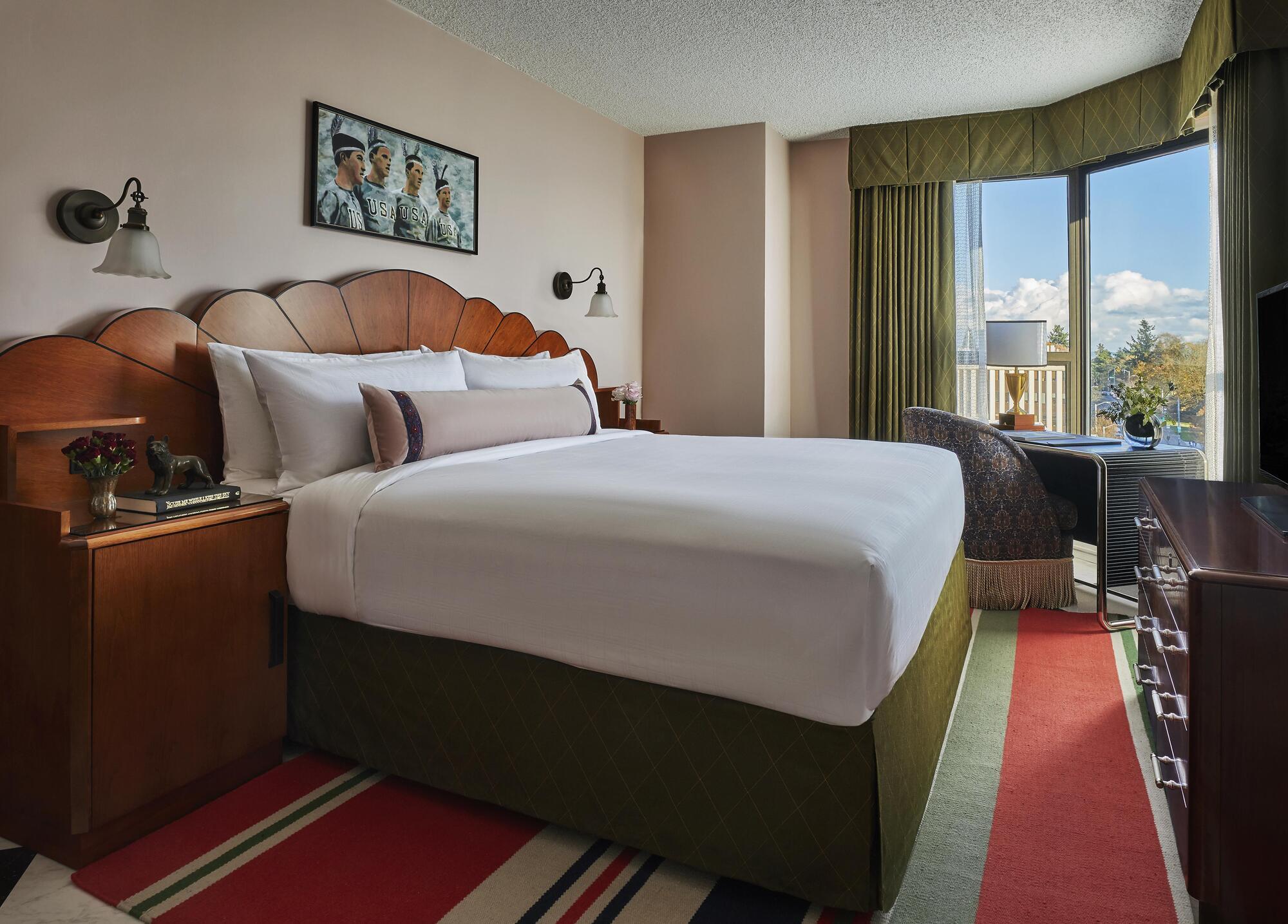 Graduate Seattle Hotel Room photo