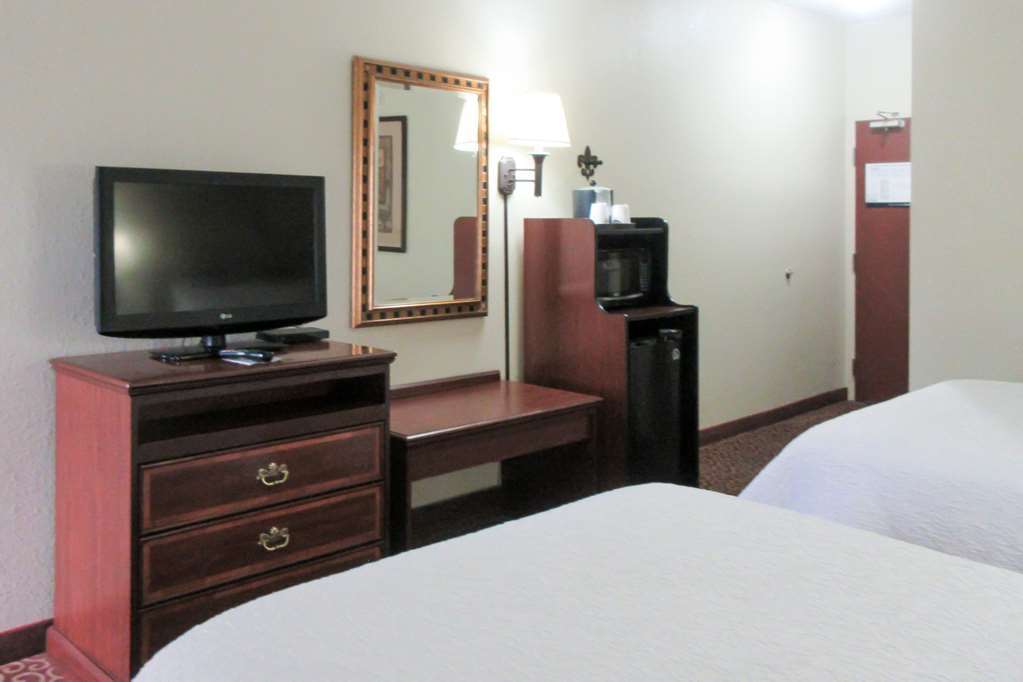 Quality Inn & Suites Quincy - Downtown Room photo