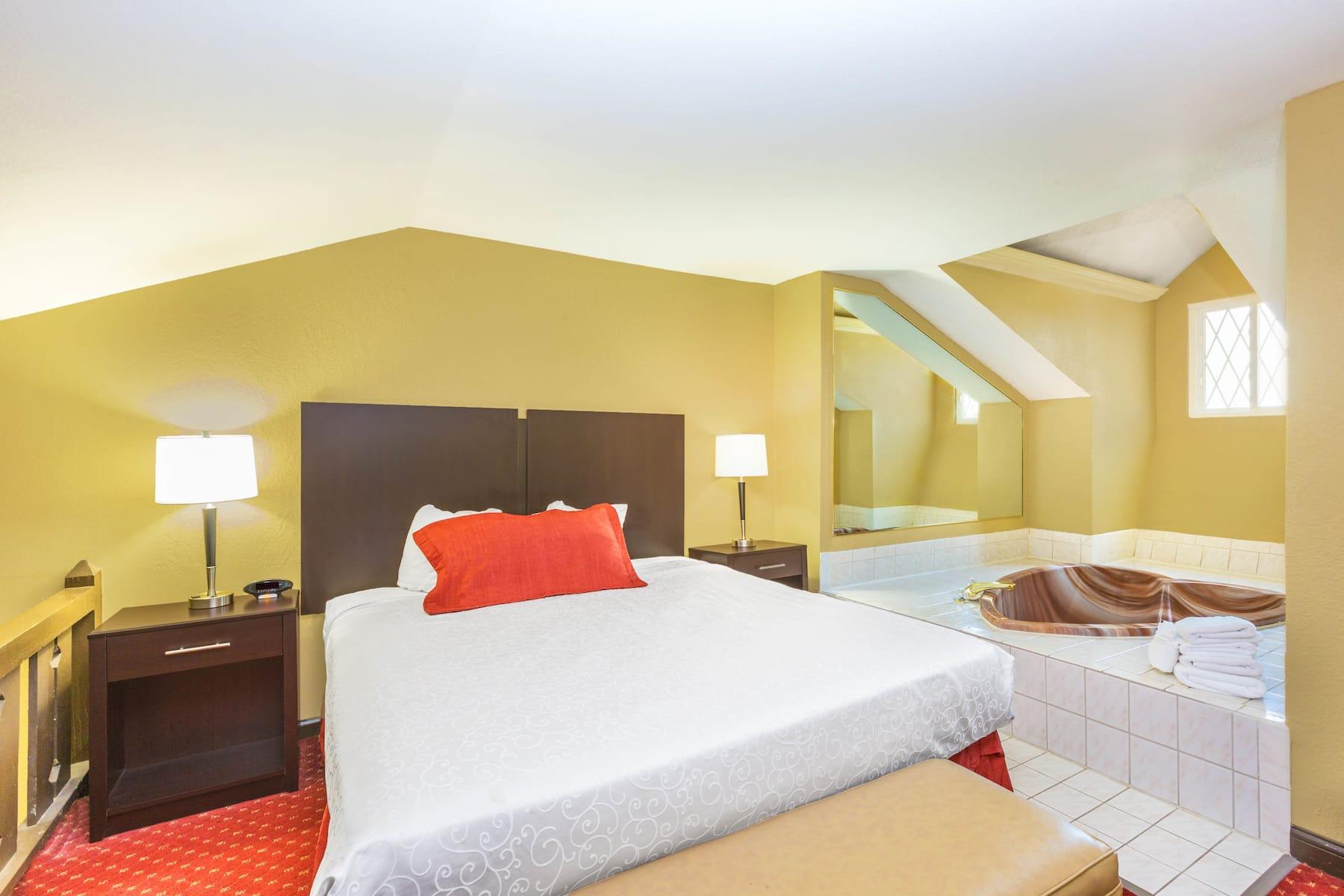 Days Inn & Suites By Wyndham Coralville / Iowa City Room photo