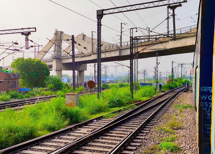 Hazrat Nizamuddin Railway Station photo