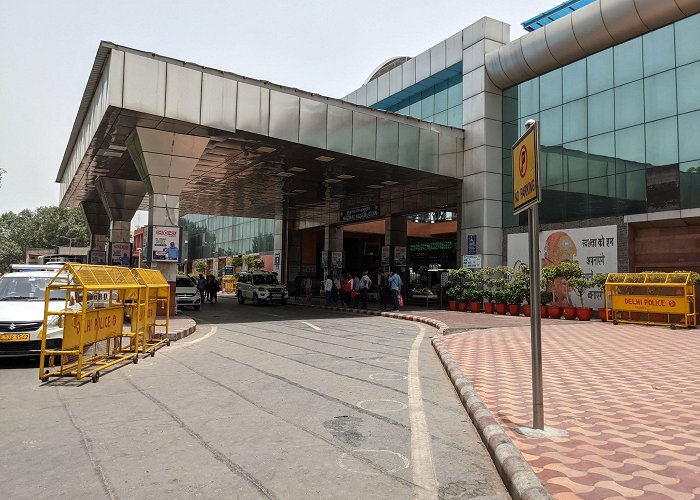 Hazrat Nizamuddin Railway Station photo