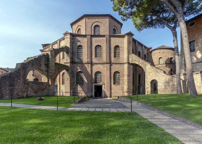 San Vitale Justinian Mosaic, San Vitale (article) | Khan Academy photo