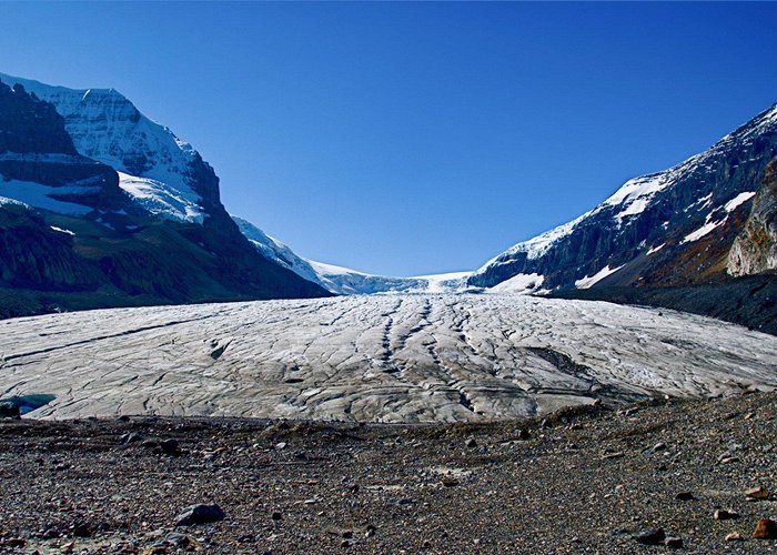 Columbia Icefield Best Time to See Columbia Icefield, Athabasca Glacier in Banff ... photo