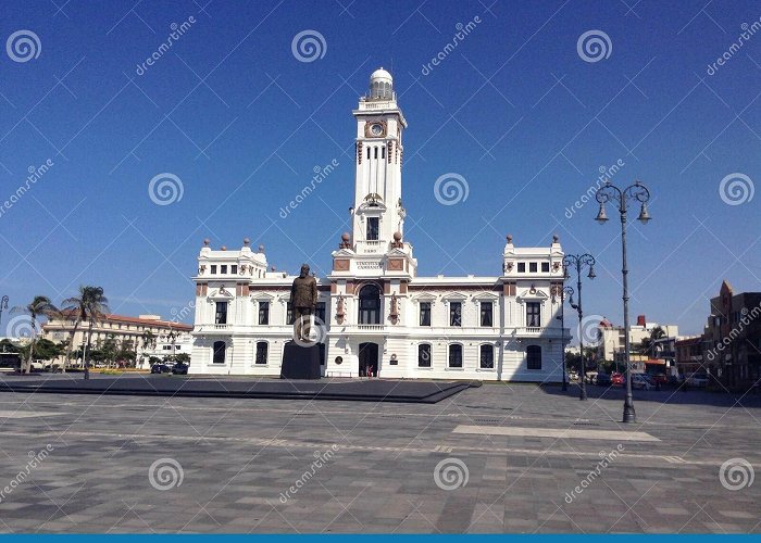 Malecon Plaza malecon stock image. Image of plaza, monument, veracruz ... photo