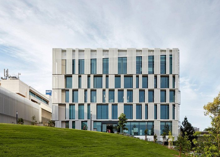 Queensland University of Technology Queensland University of Technology | Henning Larsen | Archello photo