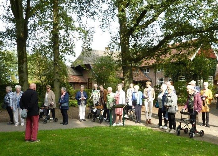 Openluchtmuseum Erve Kots Zonnebloem Lievelde bezoekt Erve Kots op jaarlijks uitje ... photo