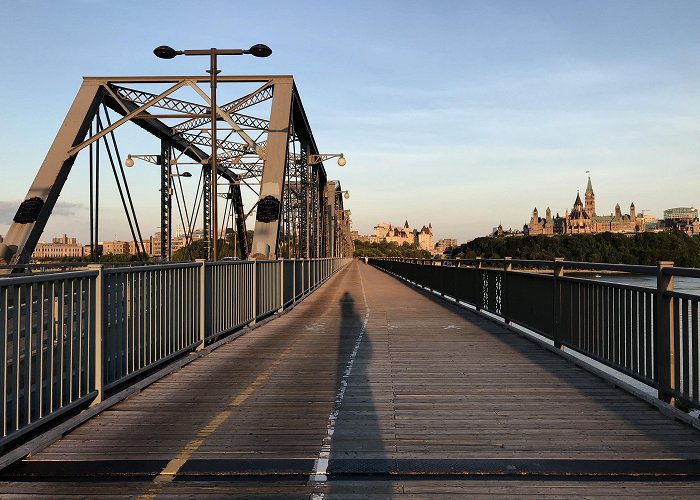 Alexandra Bridge Interprovincial Gem. Alexandra Bridge, crossing from Gatineau into ... photo