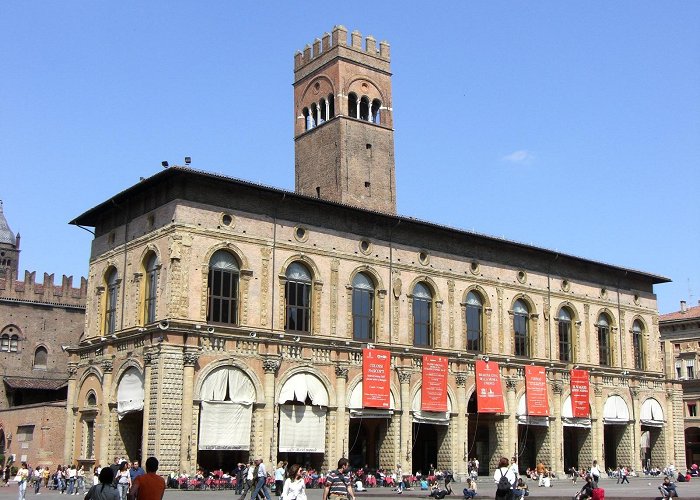 Palazzo del Podesta File:Palazzo Re Enzo Bologna.jpg - Wikimedia Commons photo