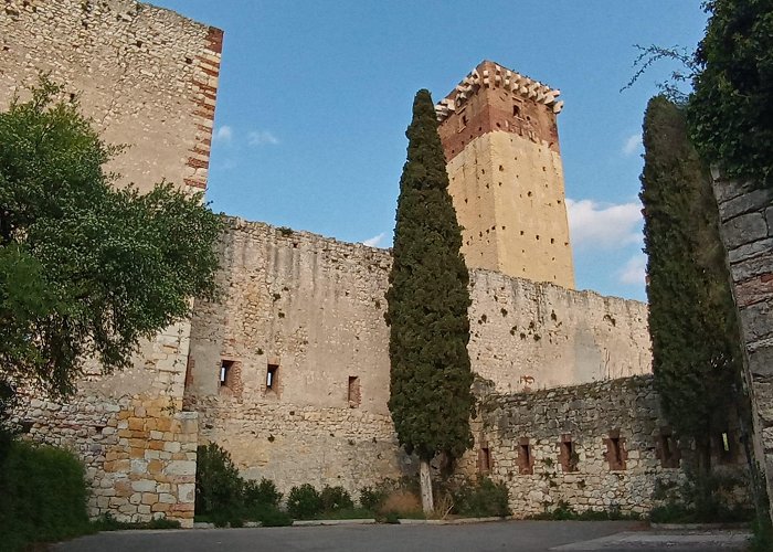 Castello di Montorio Castello di Montorio • Viewpoint » outdooractive.com photo