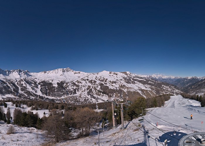 La Foret Blanche Webcam La Foret Blance - Top station Peynier 2252 m... • Hautes ... photo