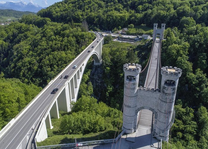 Pont de la Caille Cruseilles/Allonzier-la-Caille. Haute-Savoie : le pont de la ... photo